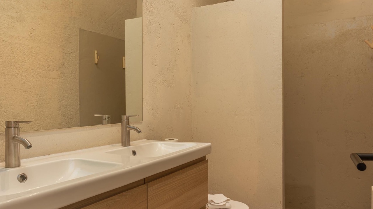 Photo of Bathroom in Pals