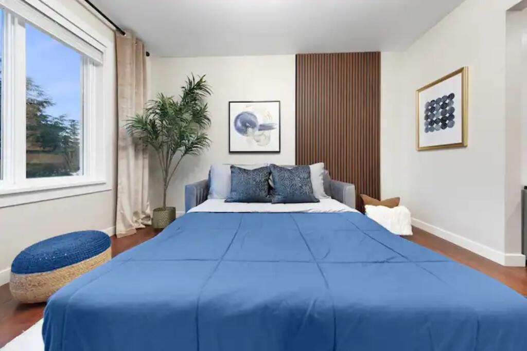 Photo of Bedroom in Seattle Metro Area