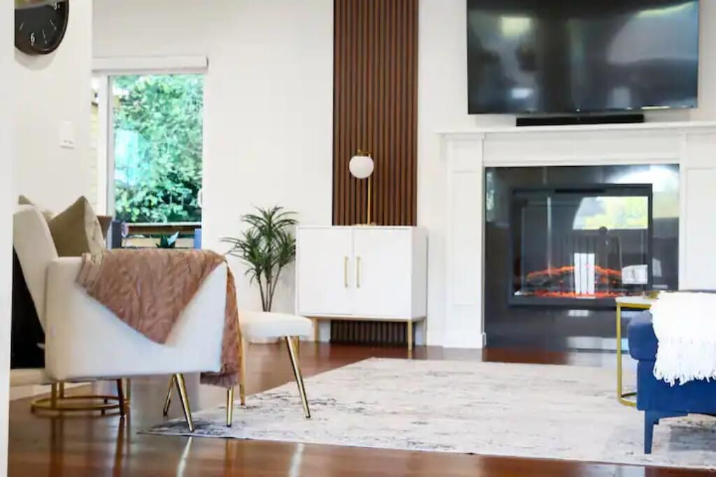 Photo of Livingroom in Seattle Metro Area
