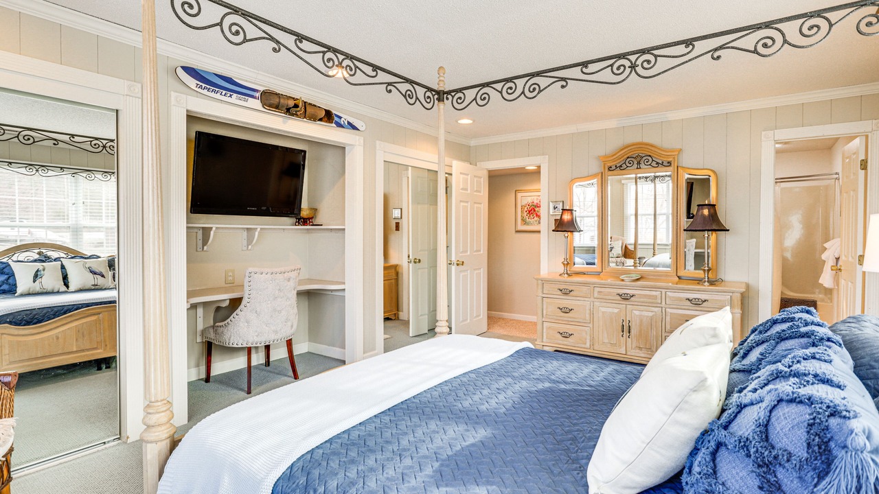 Photo of Bedroom in Roach