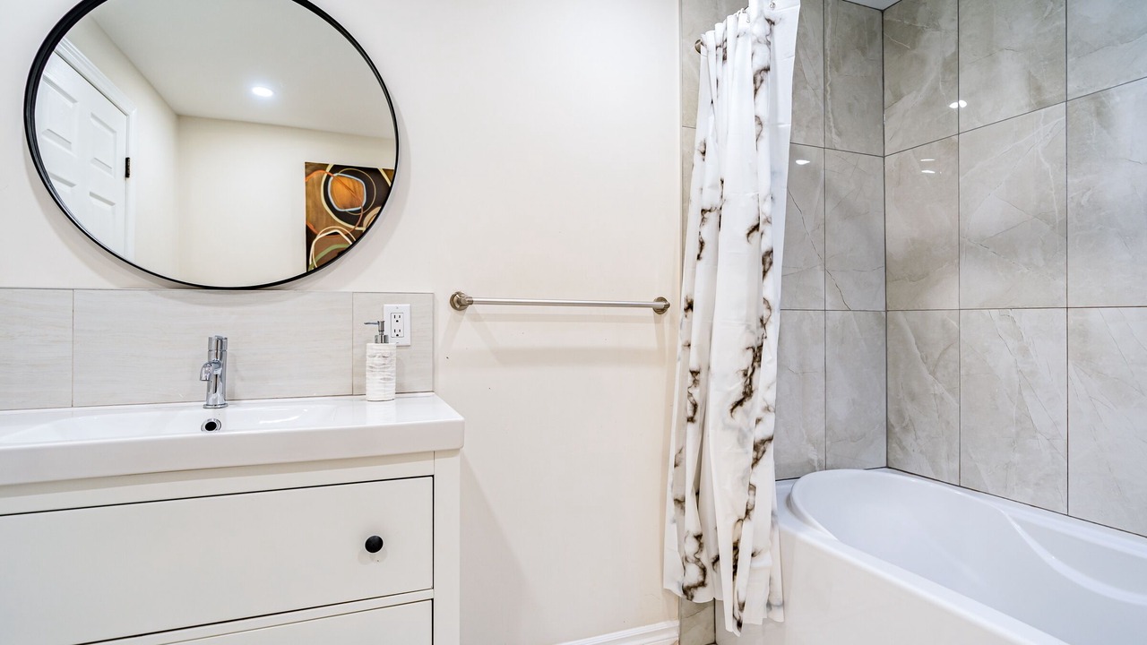 Photo of Bathroom in Lachine