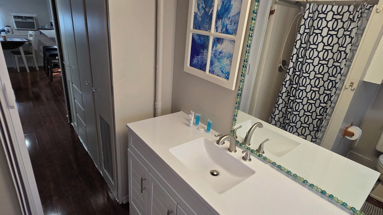 Photo of Bathroom in Jacarandas