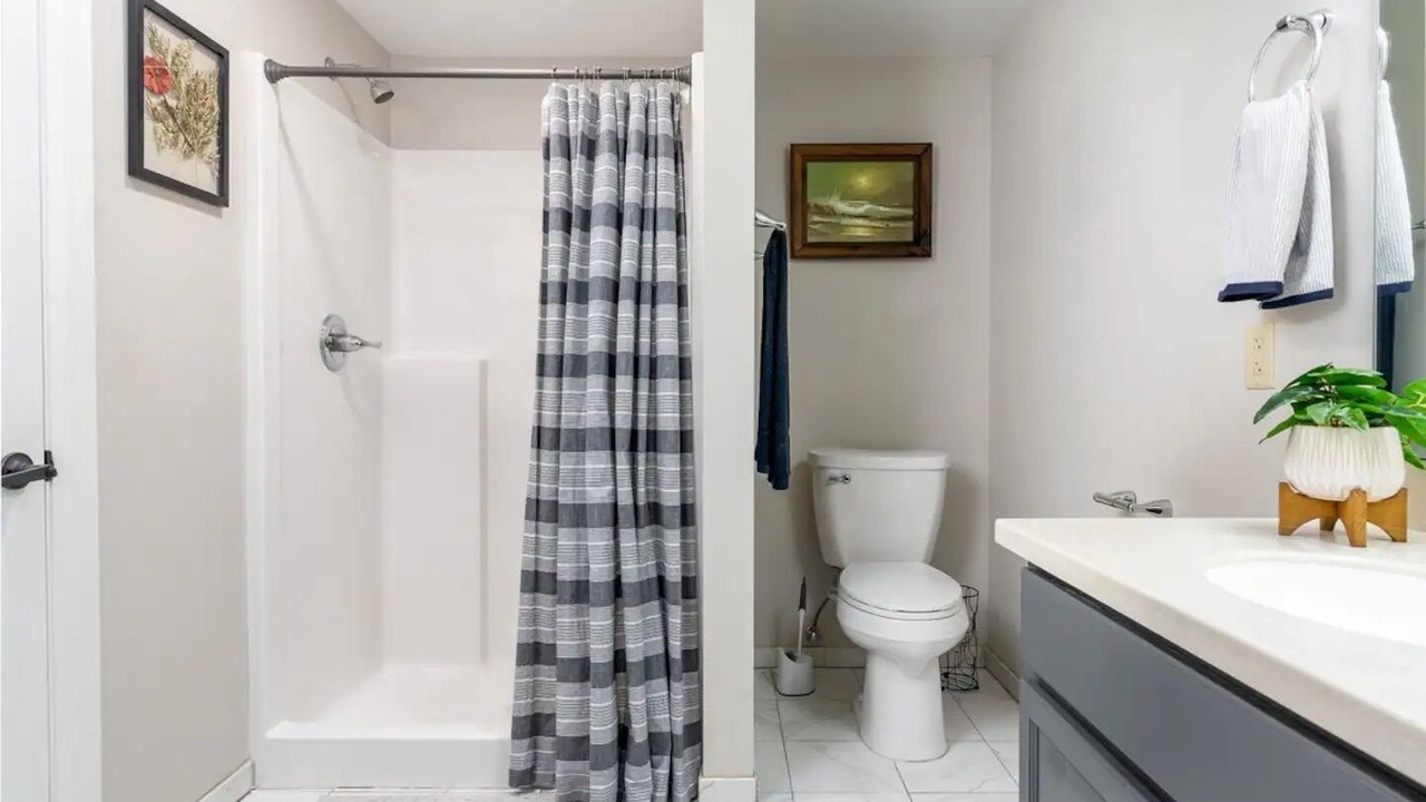 Photo of Bathroom in Newark