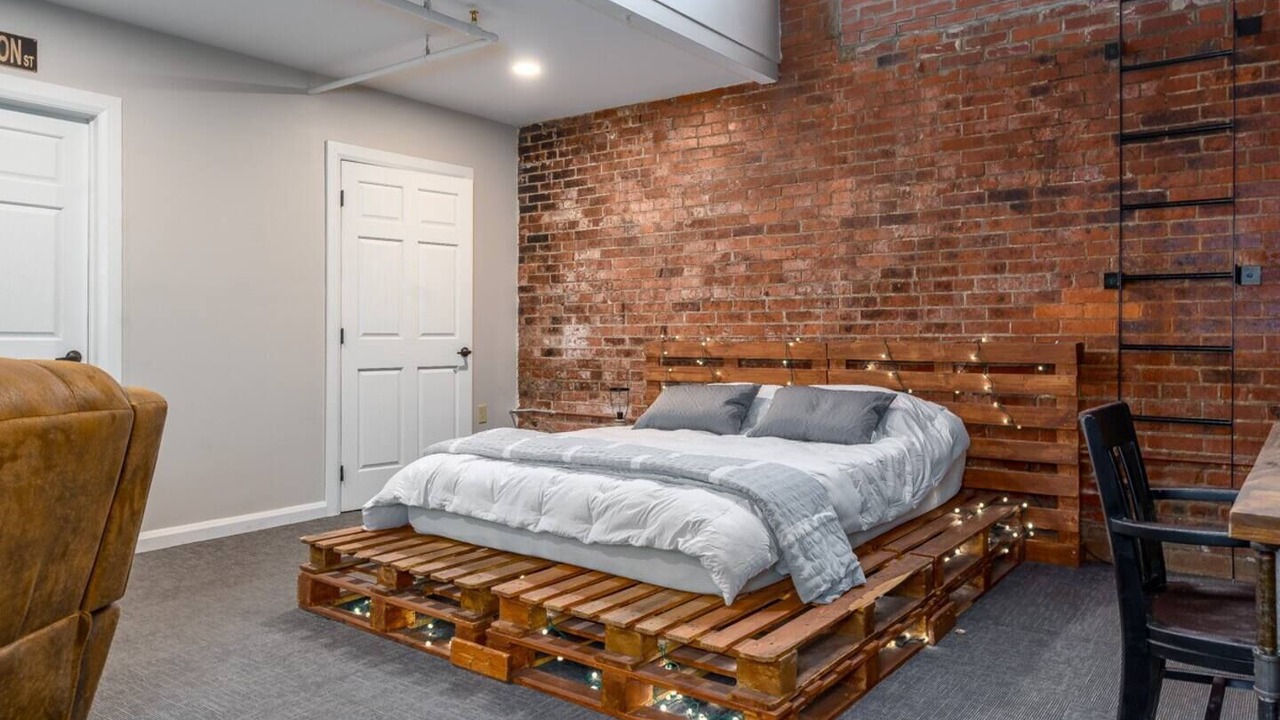 Photo of Bedroom in Newark