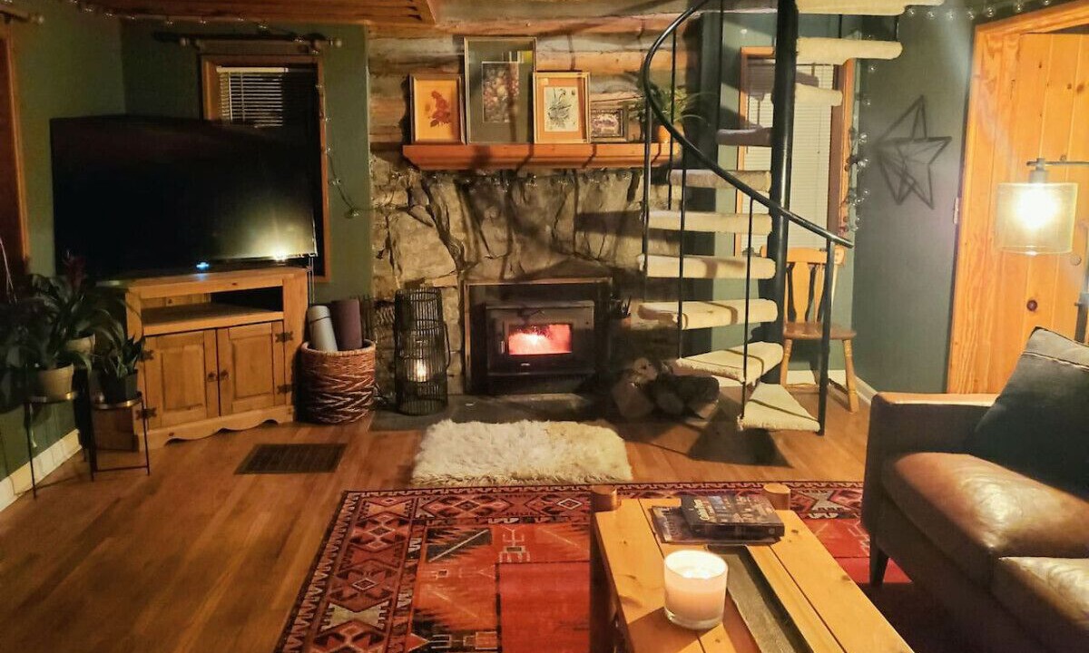 Photo of Livingroom in Hendersonville