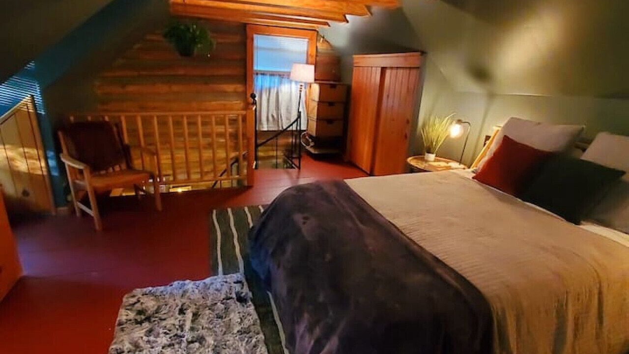 Photo of Bedroom in Hendersonville