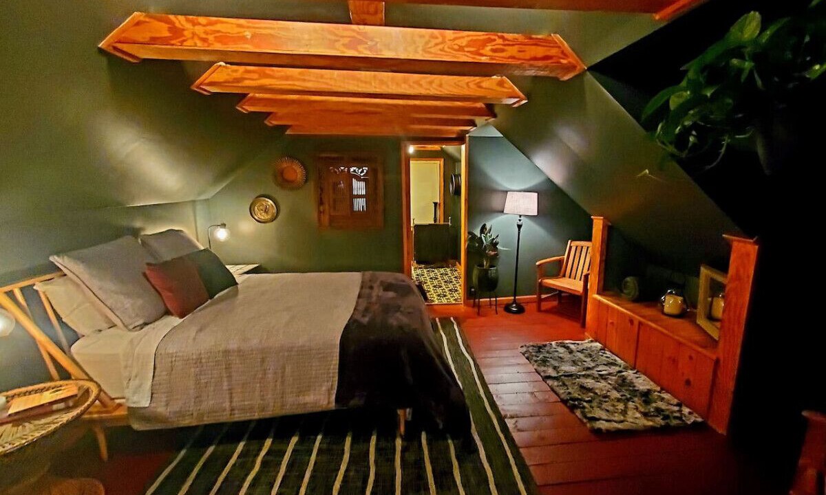 Photo of Bedroom in Hendersonville