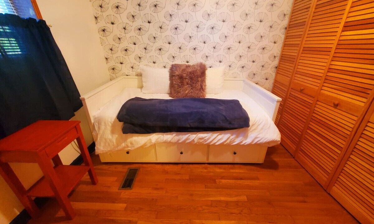 Photo of Bedroom in Hendersonville