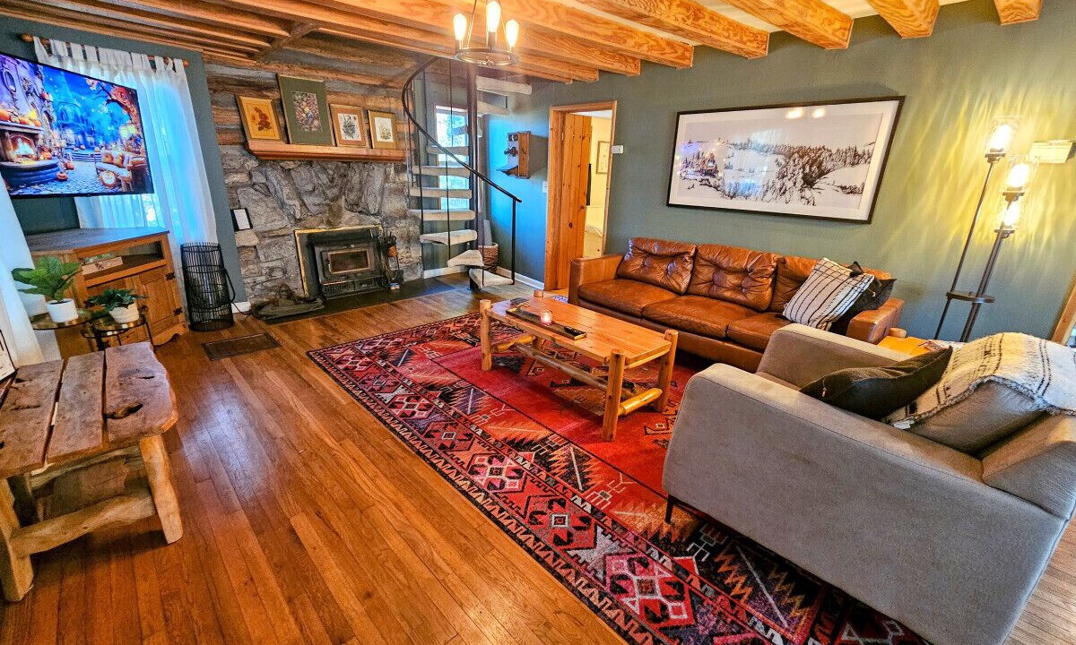 Photo of Livingroom in Hendersonville