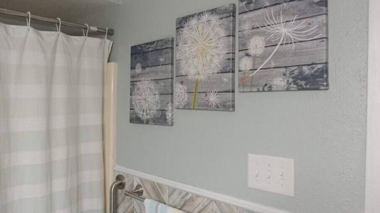 Photo of Bathroom in Lone Oak