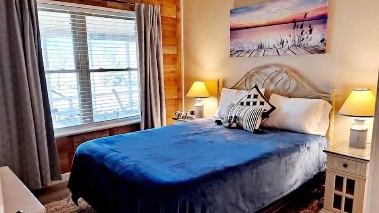 Photo of Bedroom in Lone Oak
