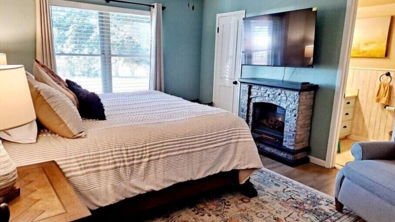 Photo of Bedroom in Lone Oak