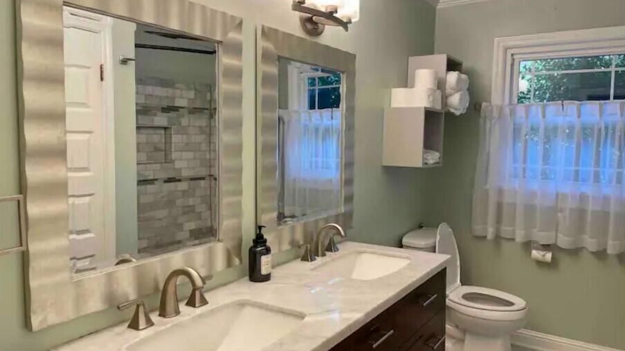 Photo of Bathroom in Midway