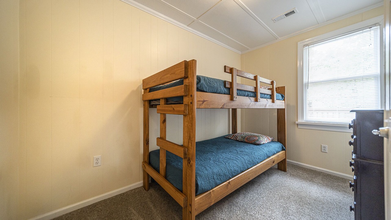 Photo of Bedroom in Huddleston