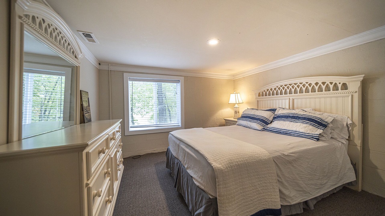Photo of Bedroom in Huddleston