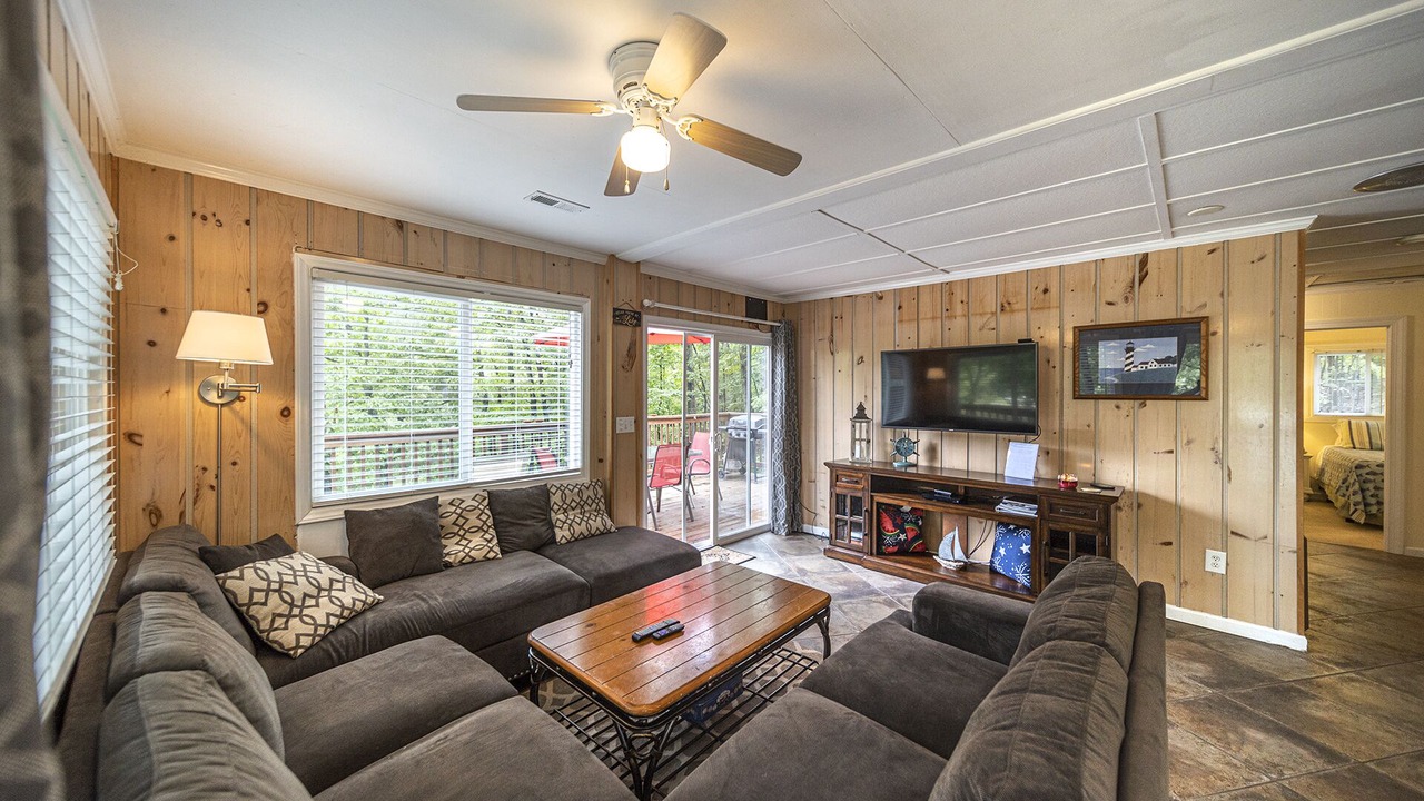 Photo of Livingroom in Huddleston
