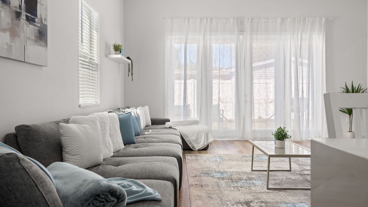Photo of Livingroom in Carrollwood