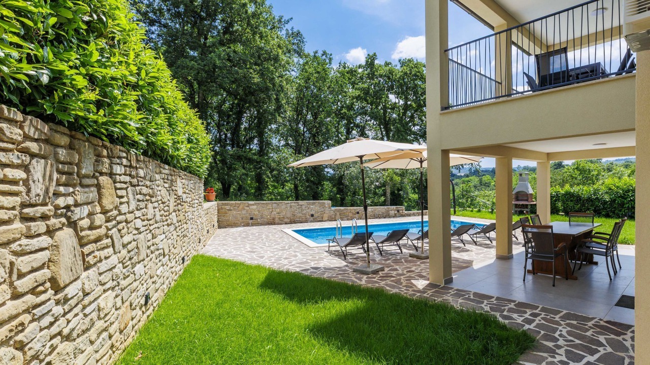 Photo of Outdoor in Pican