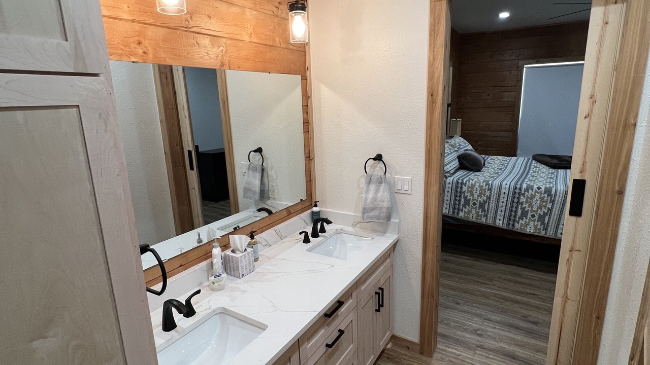 Photo of Bathroom in Edwards County
