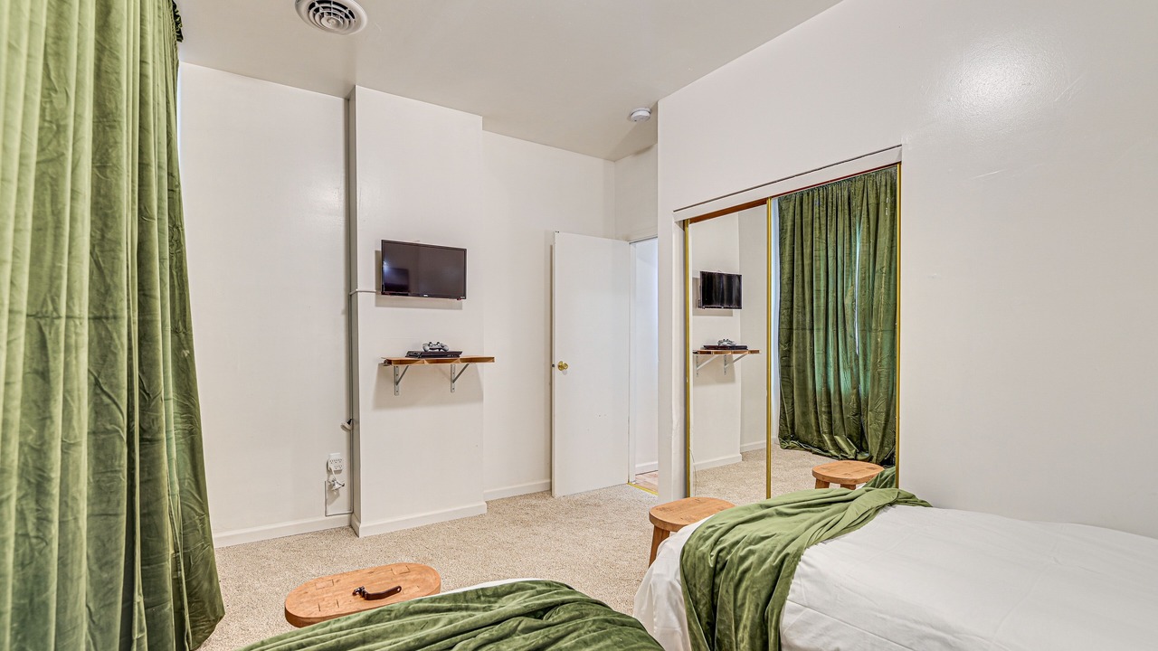 Photo of Bedroom in Albany