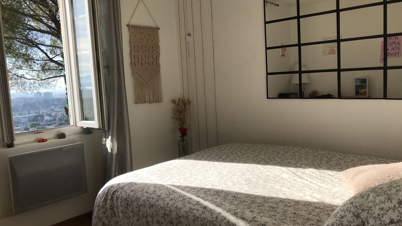 Photo of Bedroom in Saint-Mitre