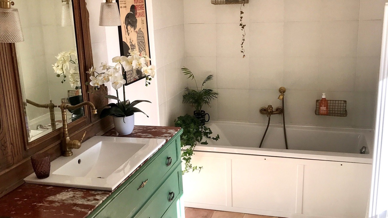 Photo of Bathroom in Saint-Mitre