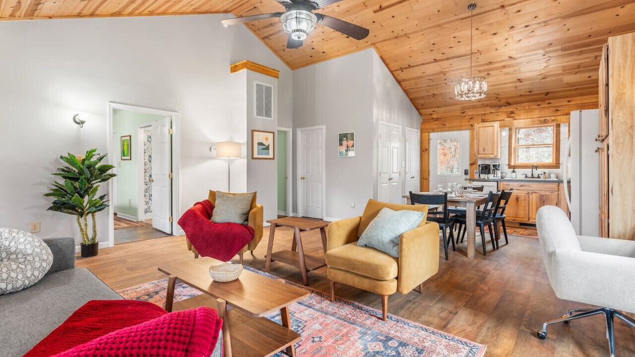 Photo of Livingroom in Stanley