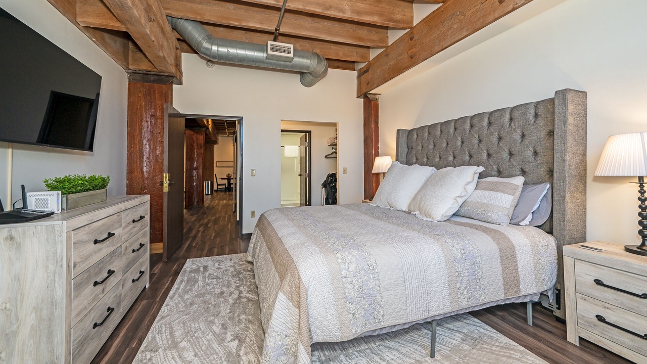 Photo of Bedroom in Canal Park