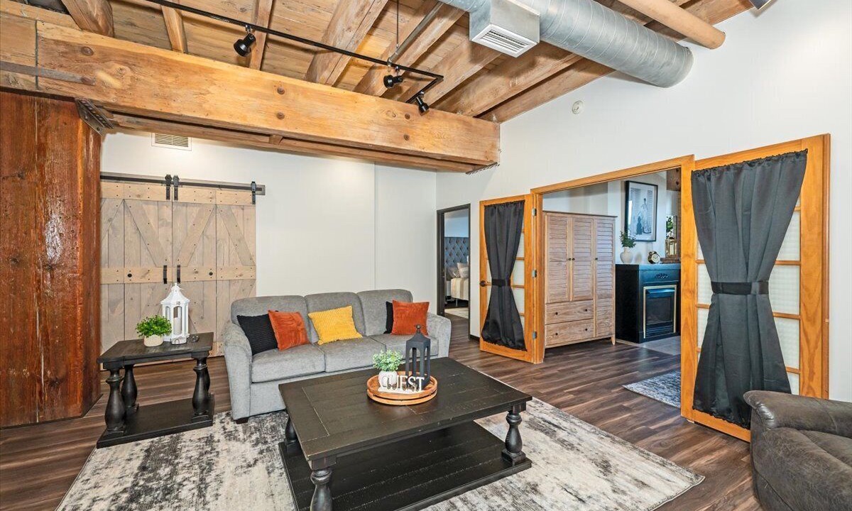 Photo of Livingroom in Canal Park