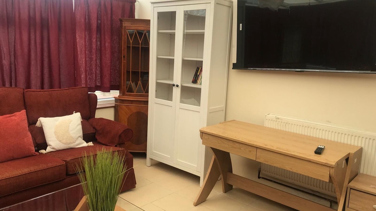 Photo of Livingroom in Cray Valley West