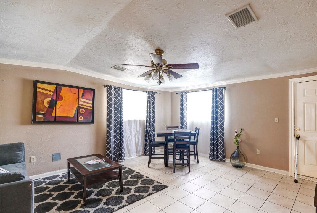 Photo of Livingroom in North Shore