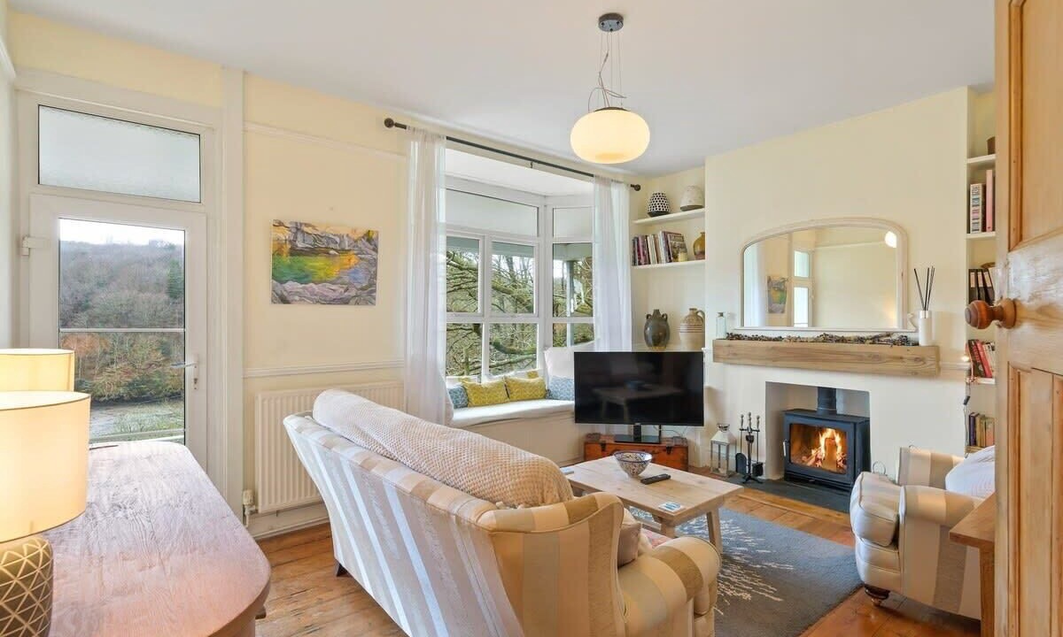 Photo of Livingroom in Looe