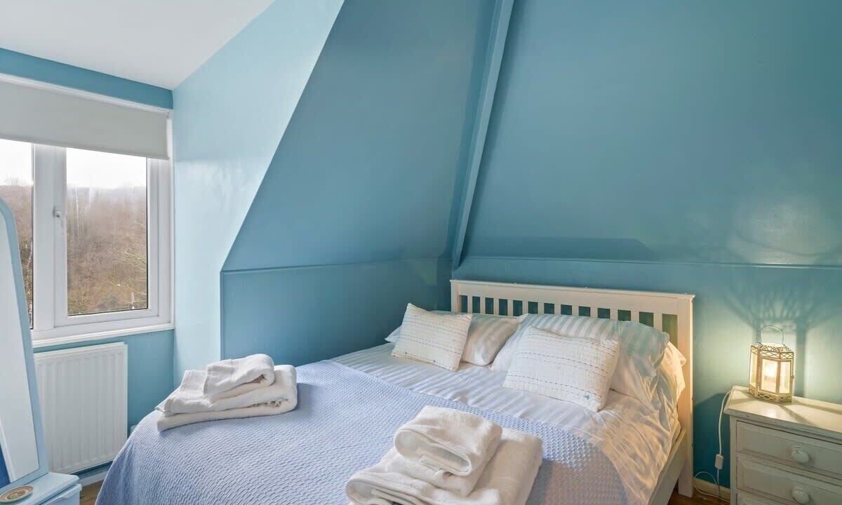 Photo of Bedroom in Looe