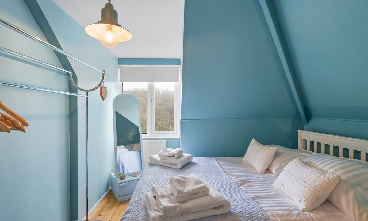 Photo of Bedroom in Looe