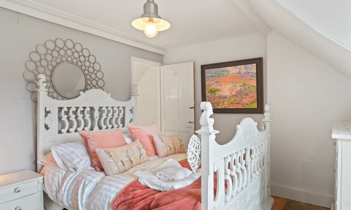 Photo of Bedroom in Looe