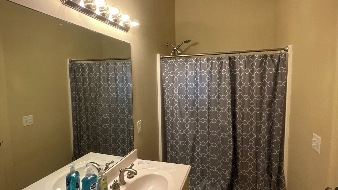 Photo of Bathroom in Negreet