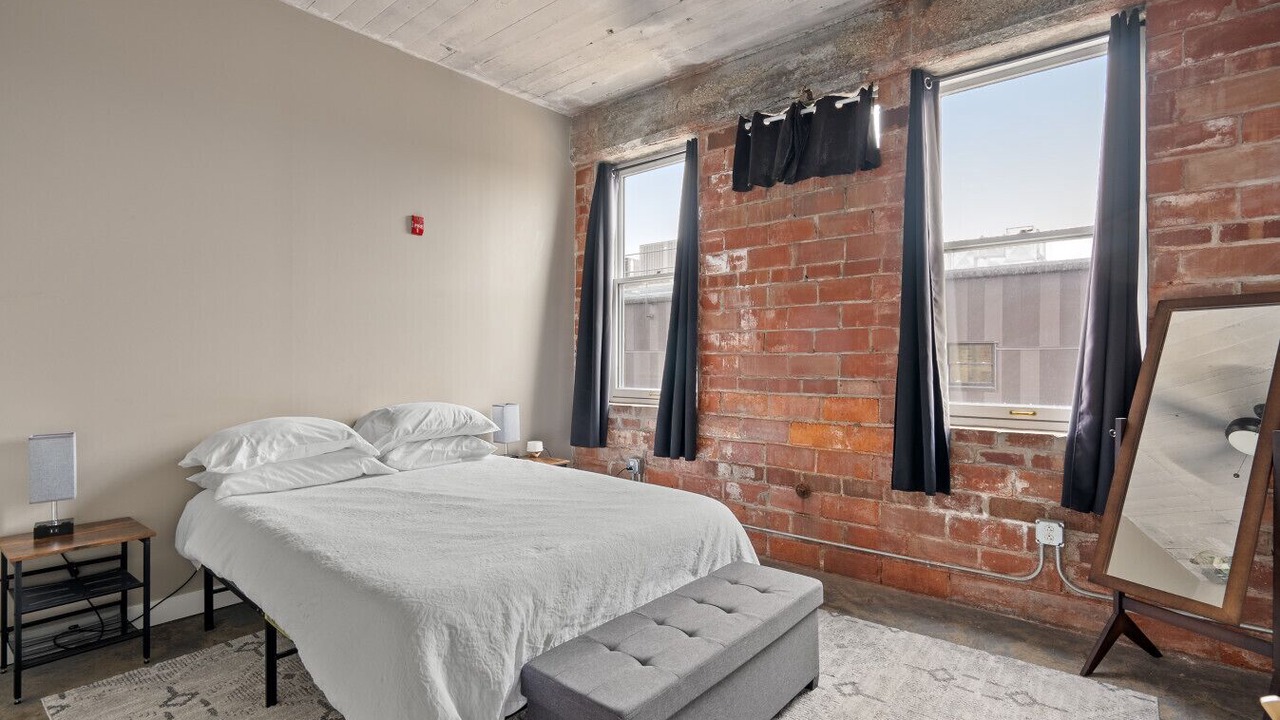 Photo of Bedroom in Downtown