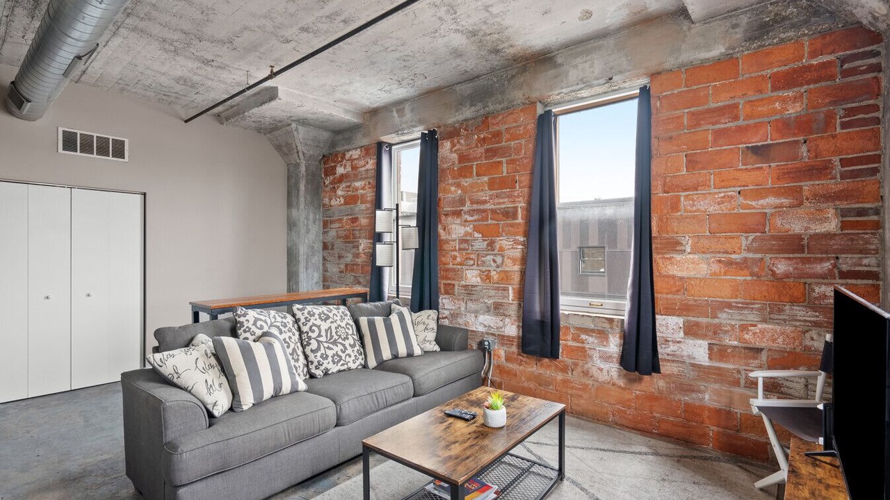 Photo of Livingroom in Downtown