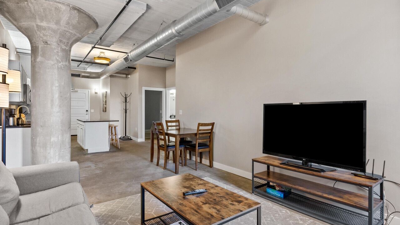 Photo of Livingroom in Downtown