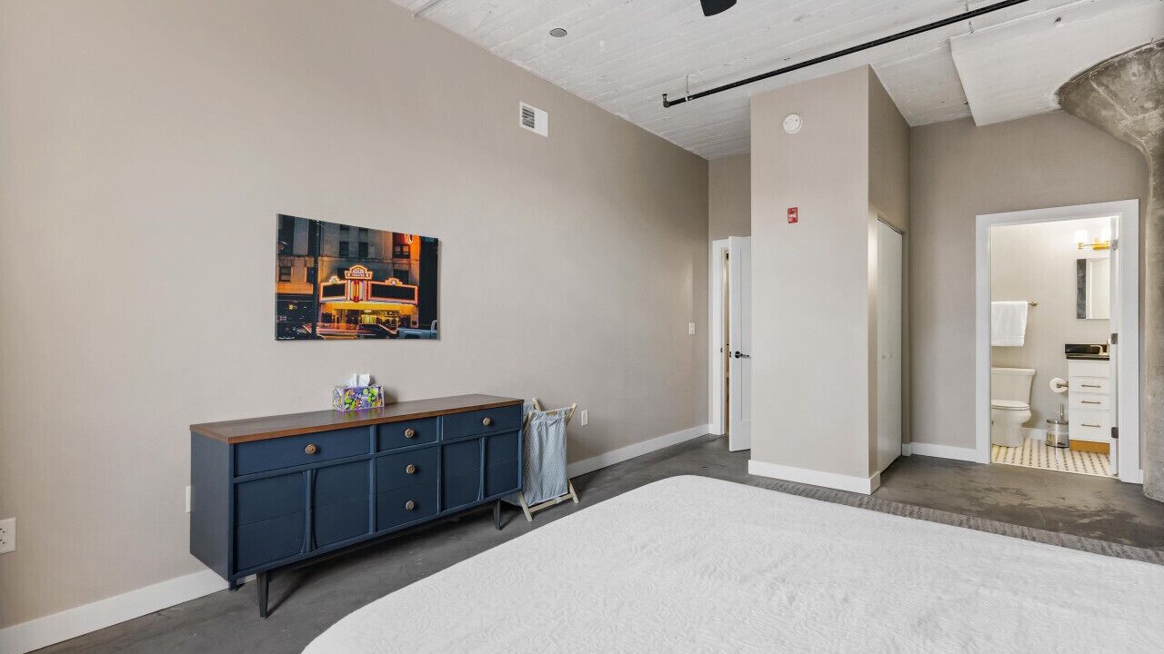 Photo of Bedroom in Downtown
