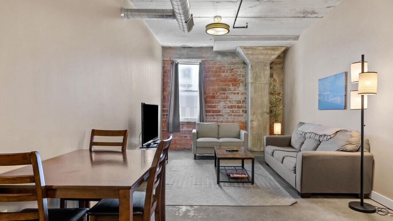 Photo of Livingroom in Downtown