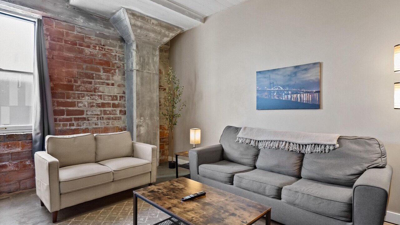 Photo of Livingroom in Downtown