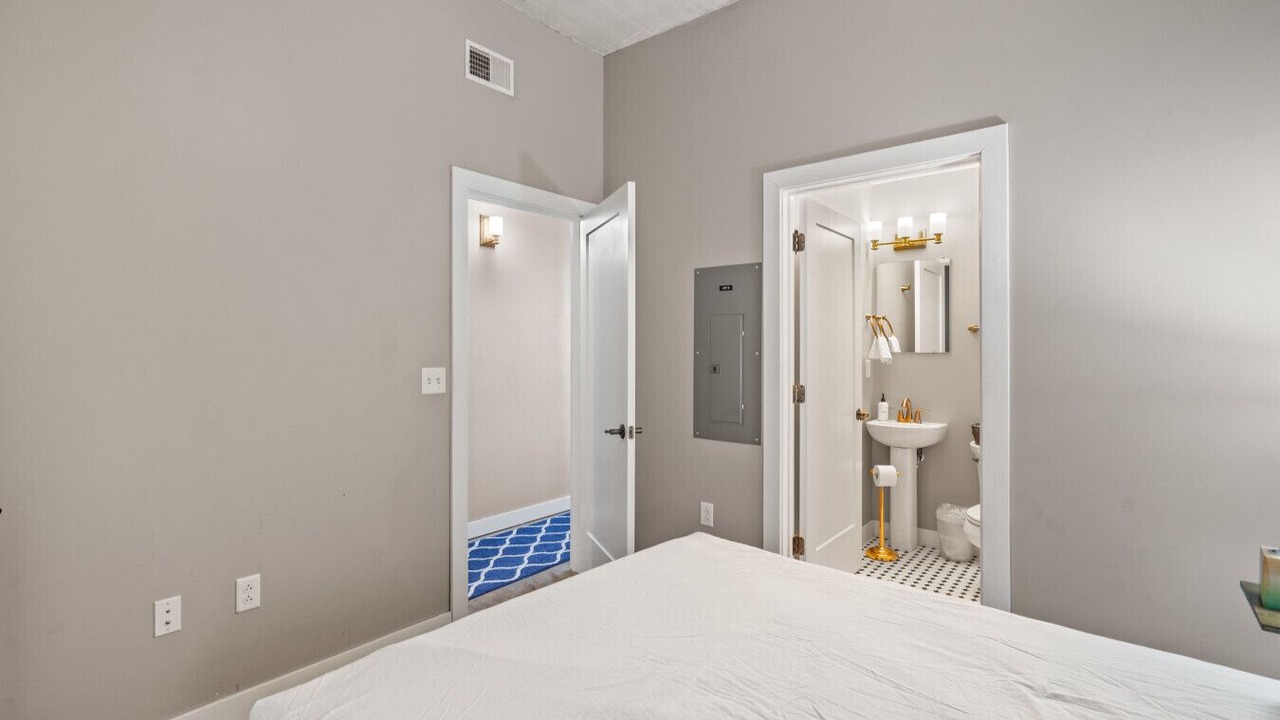 Photo of Bedroom in Downtown
