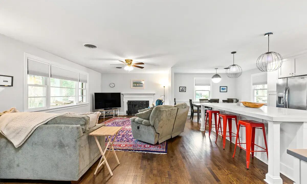 Photo of Livingroom in North Chesterfield