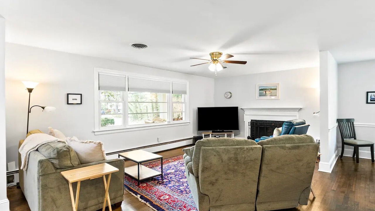 Photo of Livingroom in North Chesterfield