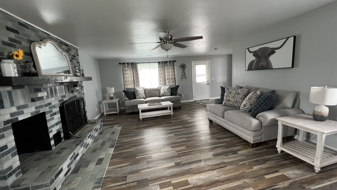 Photo of Livingroom in Boss