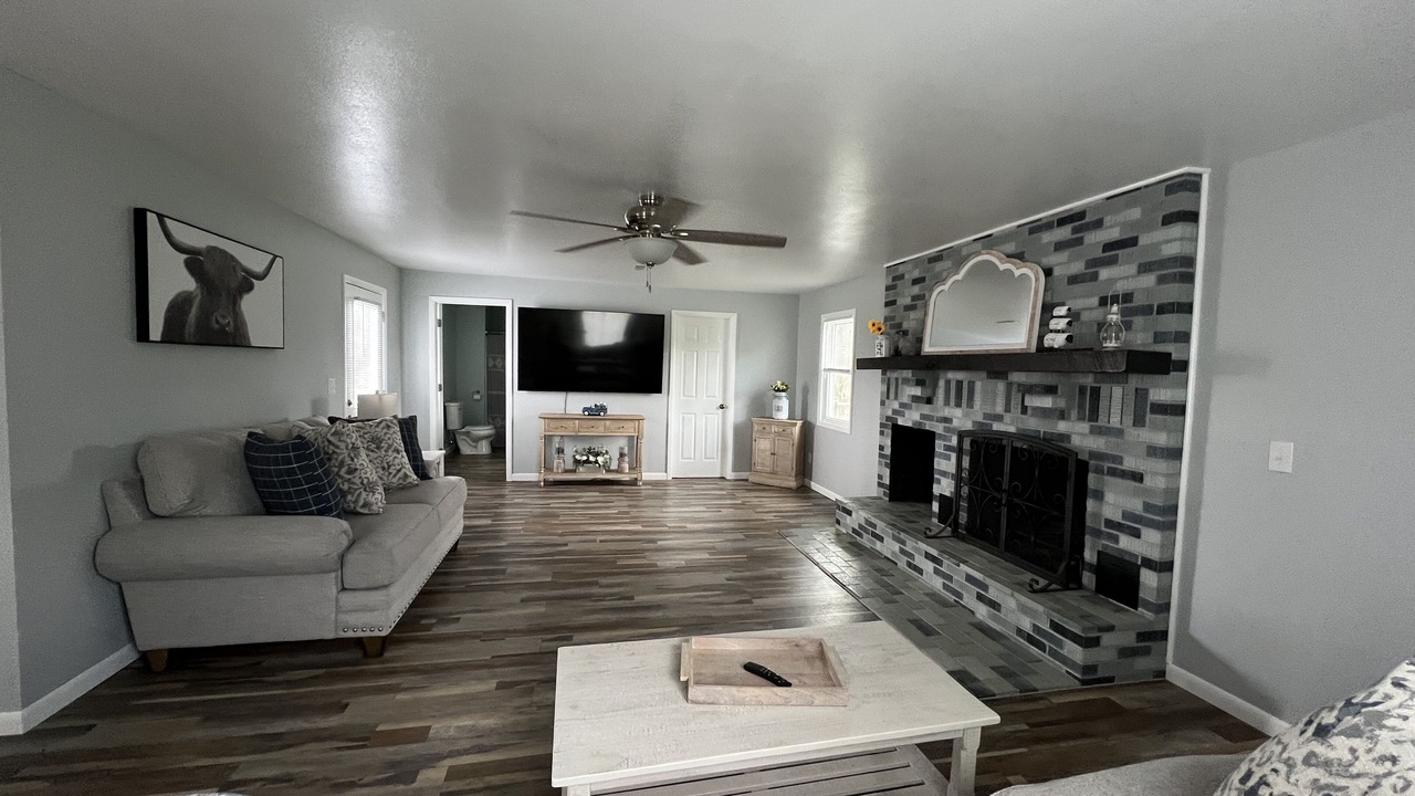 Photo of Livingroom in Boss