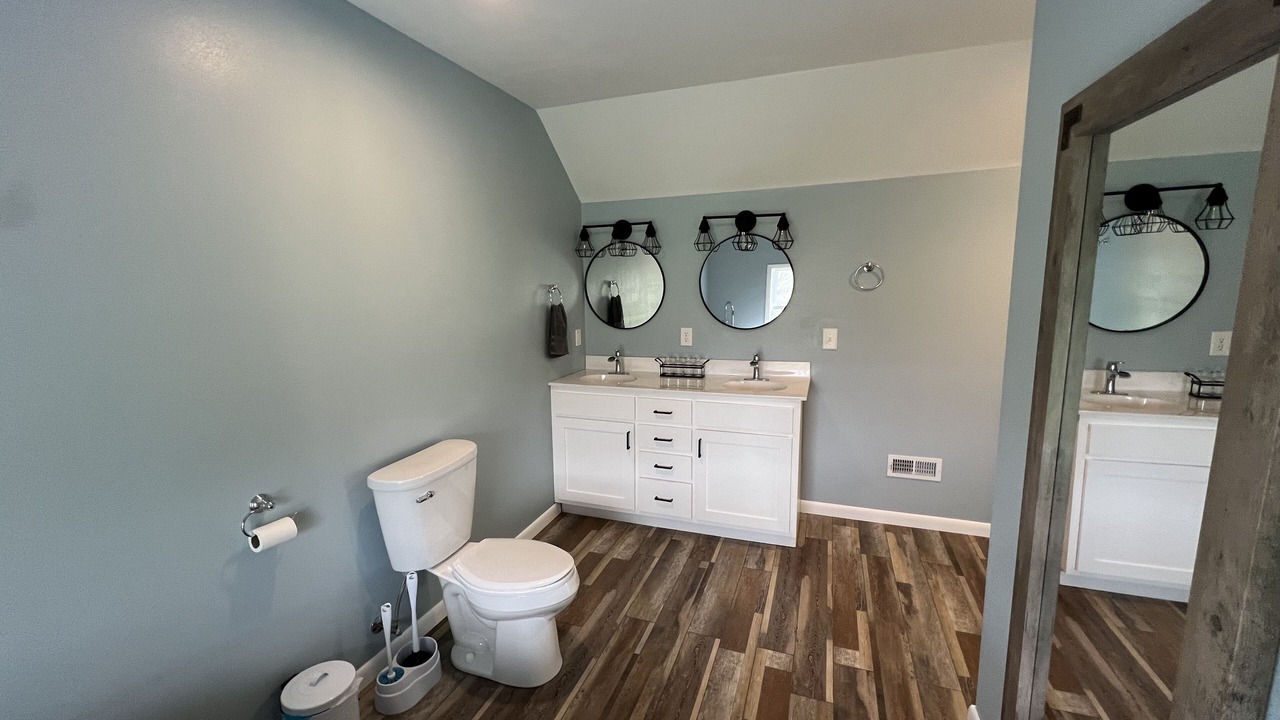 Photo of Bathroom in Boss