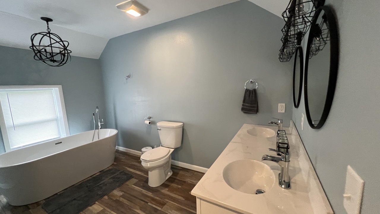 Photo of Bathroom in Boss