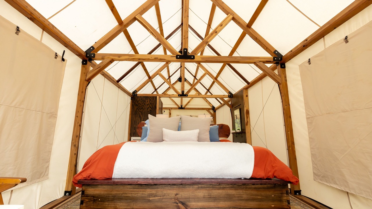 Photo of Bedroom in Sulphur Springs